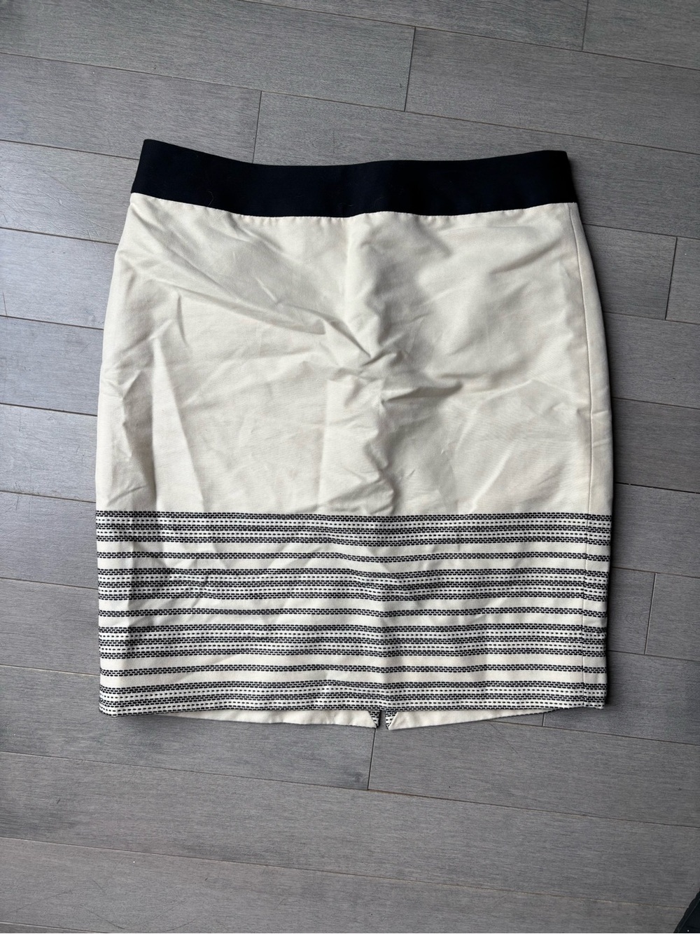 Women’s J Crew Ivory Bodied Striped Embroidered Hem Pencil Skirt Summer 10